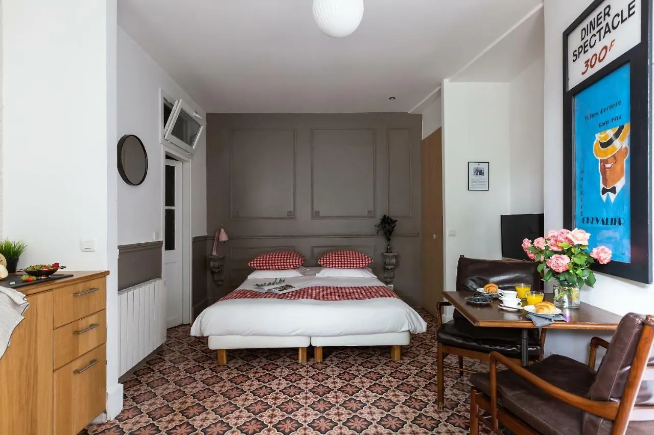 Artisan Lofts Courtyard Opera Apartment