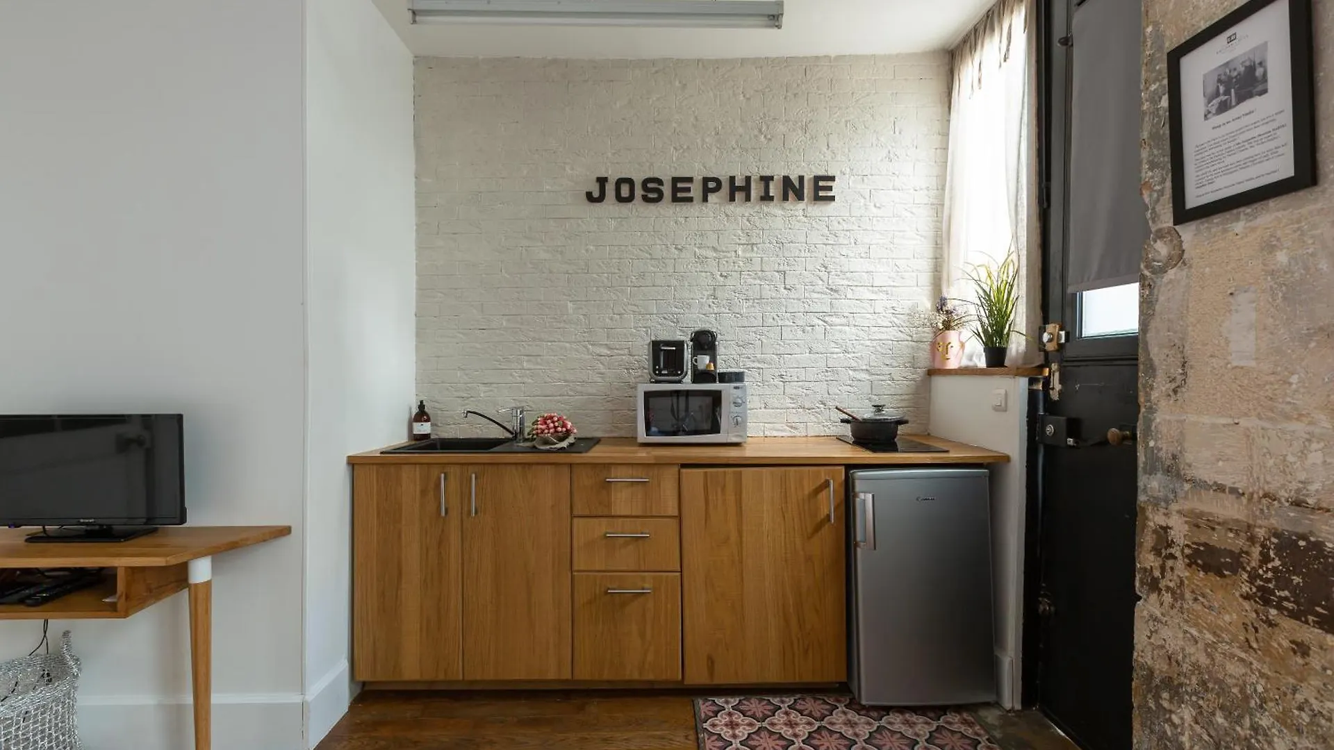 Artisan Lofts Courtyard Opera Apartment